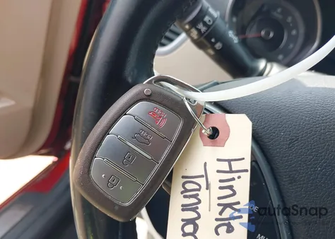 2016 Hyundai Elantra Value Edition z USA, uszkodzony, nr VIN 5NPDH4AE3GH777636